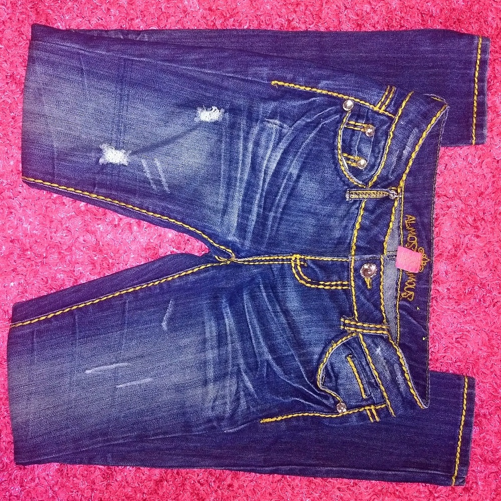 Distressed jeans - Picture 1 of 8